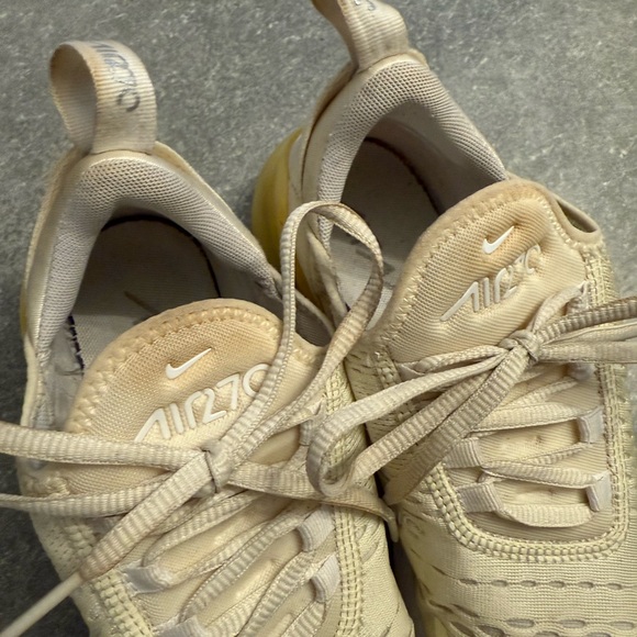 Nike Women's Air Max 270  Coconut Milk / Saturn Gold Sneakers - size 8.5 - Picture 5 of 12